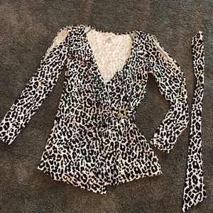 Animal print, long sleeve top. Medium